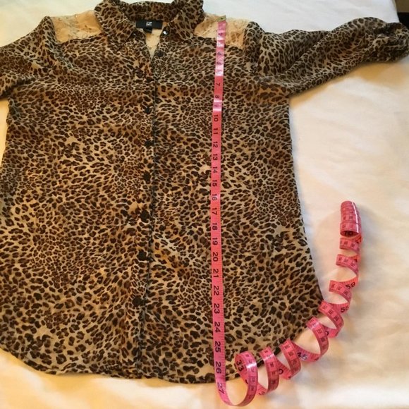 Sheer Cheetah Print With Lace Button Front Top Size M - Picture 4 of 9